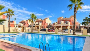 Apartamento, 2 quartos, varanda | Piscina | Piscina externa