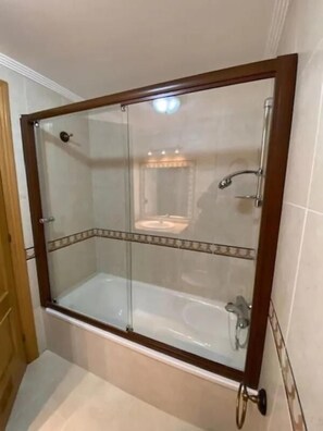Apartment, 2 Bedrooms, Garden View | Bathroom shower