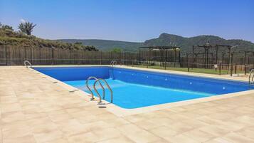 Talo, 5 makuuhuonetta, tupakointi sallittu, parveke | Ulkopuoli