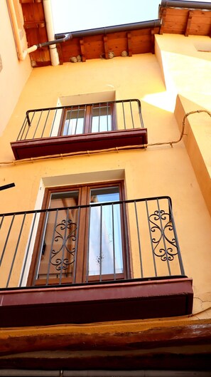 House, 5 Bedrooms, Smoking, Balcony | Balcony