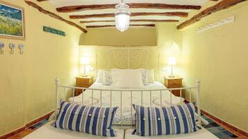 House, 5 Bedrooms, Smoking, Balcony | 5 bedrooms