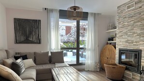 Apartment, 2 Schlafzimmer, barrierefrei, Terrasse | Wohnzimmer
