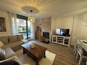 Appartement, 2 chambres, accessible aux personnes à mobilité réduite, terrasse | Salle de séjour