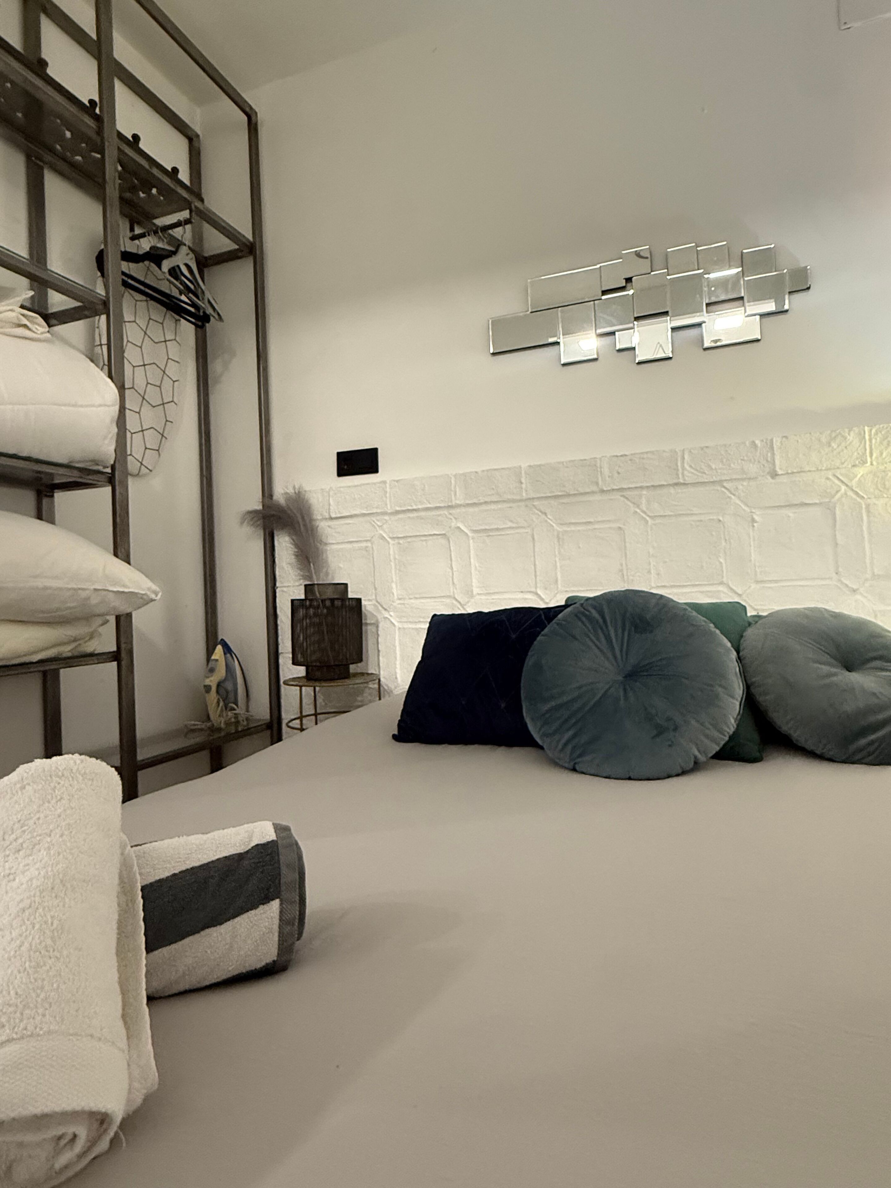 Room, 1 Bedroom, Smoking, Patio | Living room