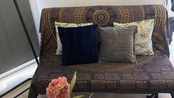 Room, 1 Bedroom, Smoking, Patio | Living area