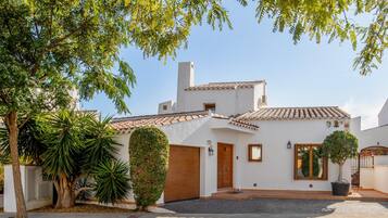 Villa, 5 Bedrooms, Accessible, Smoking | Front of property