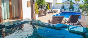 Luxurious Villa in Baños y Mendigo, Spain - Perfect for Families and Groups