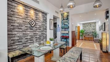 Villa, 5 Bedrooms, Accessible, Smoking | Interior