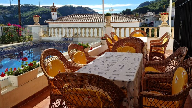Outdoor pool - Villa With Pool, air Conditioning and Wi-fi (Villamena)