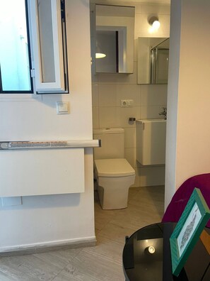 Bathroom - Gobeach Small Studio 8sq Completely Inde (Mairena del Aljarafe)