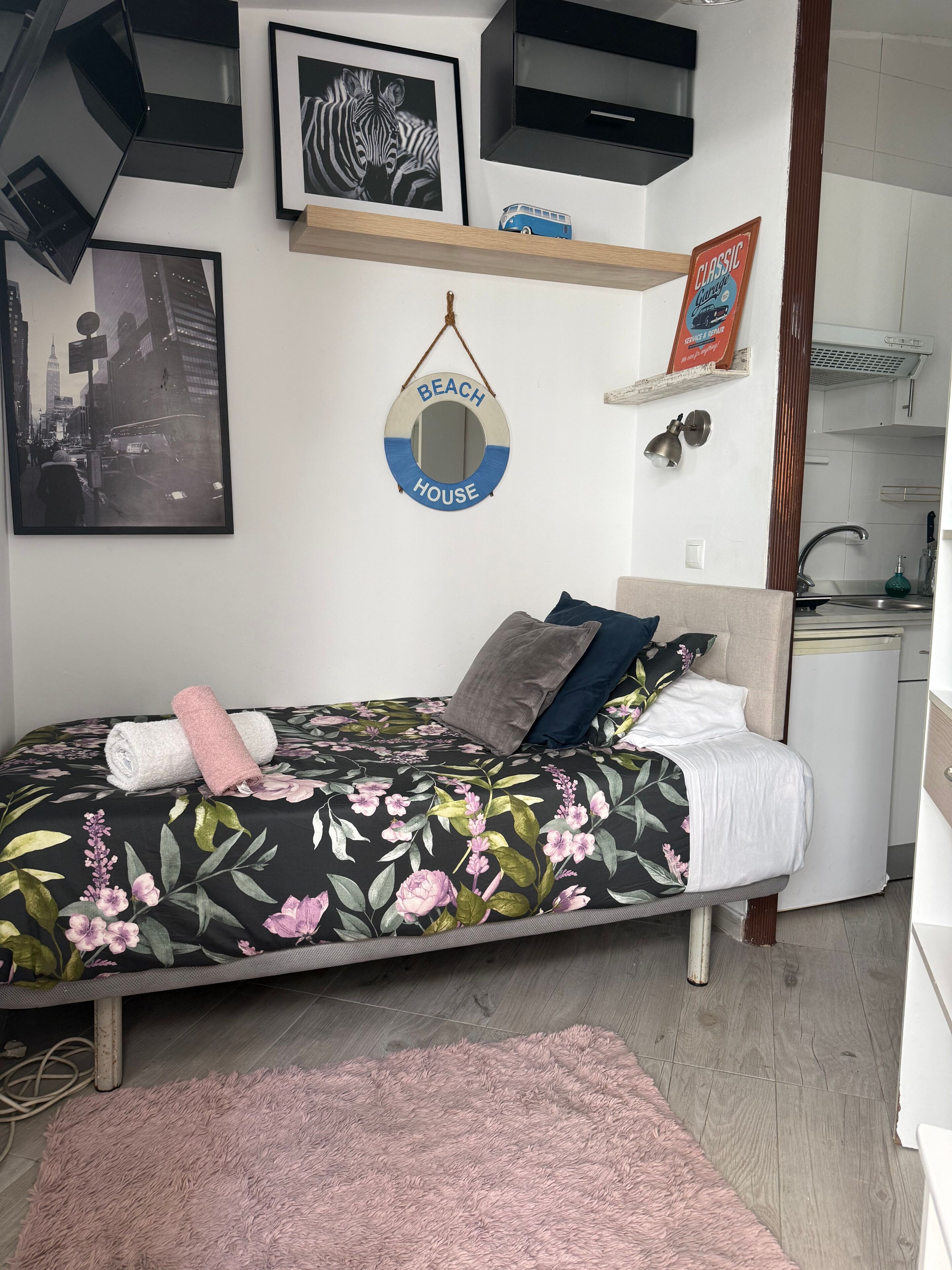Room, 1 Bedroom, Accessible, Smoking | 1 bedroom