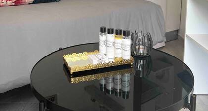 Gobeach Small Studio 8sq Completely Inde