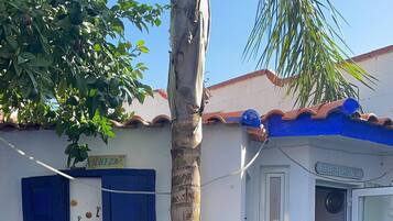 Room, 1 Bedroom, Accessible, Smoking | Property grounds