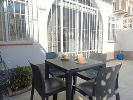 Casa, 2 habitaciones, fumadores, patio | Terraza o patio