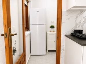 House, 2 Bedrooms, Smoking, Patio | Interior
