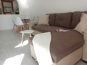Maison, 2 chambres, fumeur, patio | Salle de séjour