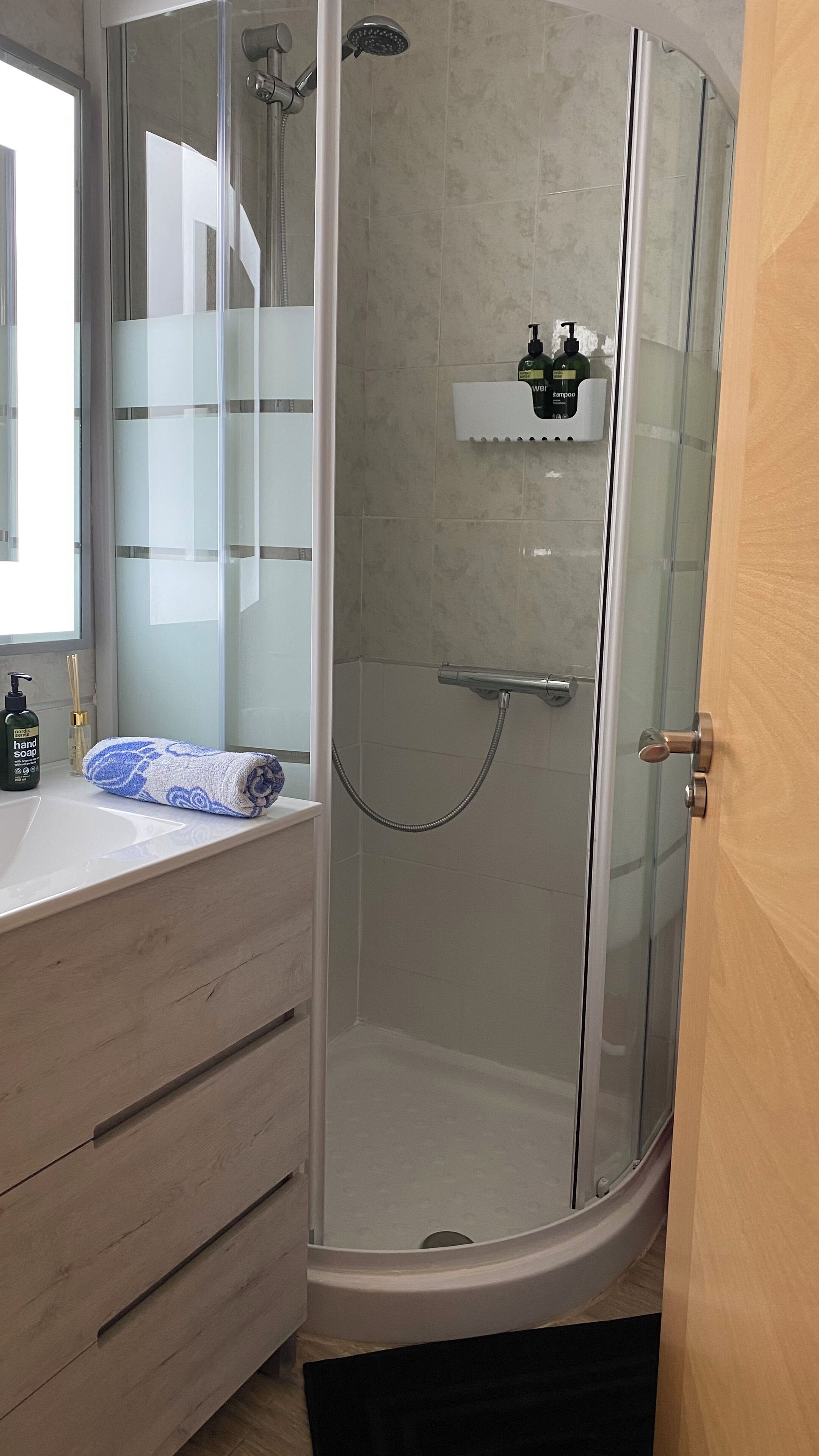 Apartament, 4 dormitoris, fumadors, balcó | Bany