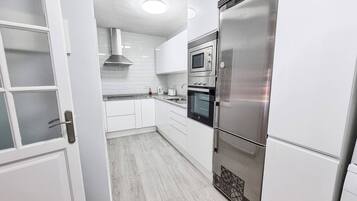 Apartment, 3 Bedrooms, City View | Interior