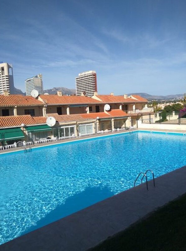 Bungalow, 1 kamar tidur, Boleh Merokok, balkon | Kolam renang | Kolam renang outdoor