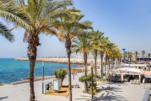 Beach - 3 Bedroom 2 Bathroom Apartment 500 Meters From The Beach in Torrevieja (Torrevieja)