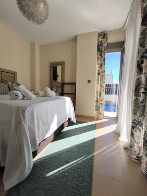 3 bedrooms - Villa With Pool on Golf Course (Orihuela)