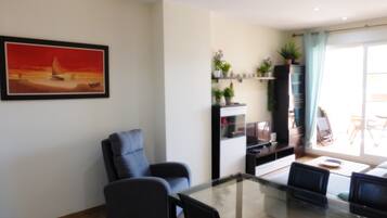 Apartment, 2 Bedrooms, Accessible, Terrace | Living area
