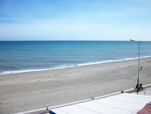 Apartamento, 1 quarto, terraço, vista para o oceano | Praia | Na praia 