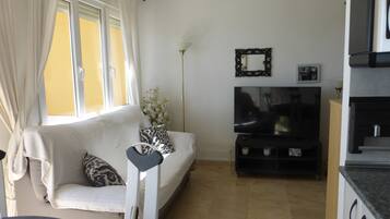 Apartment, 1 Bedroom, Terrace, Ocean View | Living area