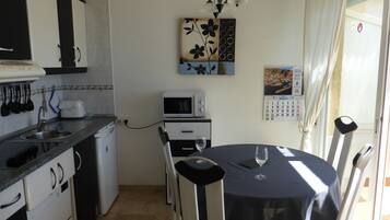 Apartment, 1 Bedroom, Terrace, Ocean View | Private kitchen