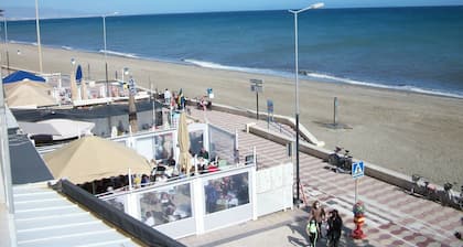 1 Bedroom Penthouse On Front Line Of The Beach