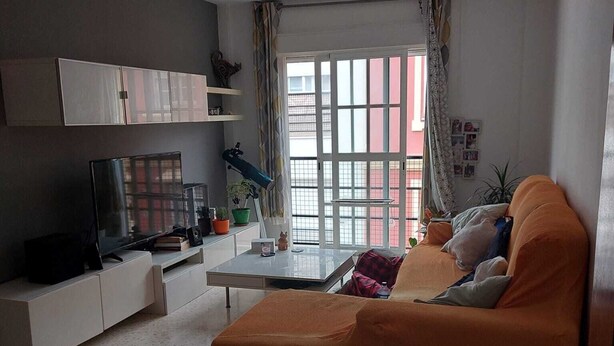 Loft, 2 slaapkamers, roken, balkon | Woonkamer