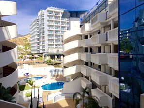 Apartamento, 1 quarto, sacada, vista para a cidade | Fachada