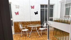 Loftsrom, 2 soverom, terrasse, byutsikt | Eksteriør