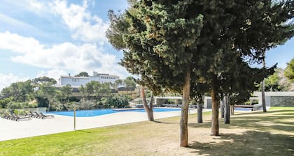 Juliet, Modern Duplex With sea Views and Quiet Area