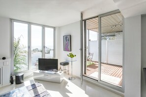 Leilighet, 3 soverom, balkong, fjellutsikt | Oppholdsområde