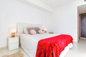 อพาร์ทเมนท์, 3 ห้องนอน, ระเบียง, วิวภูเขา | 3 ห้องนอน