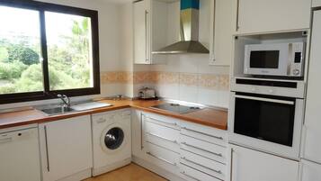 Apartament, 2 dormitoris, accessible, terrassa | Cuina privada