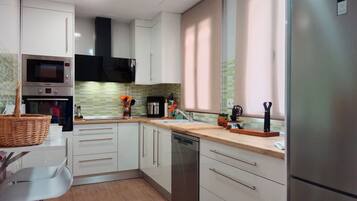 Villa, 4 Bedrooms, Private Pool, Garden View | Interior