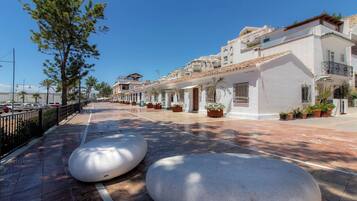 Kamar, 1 kamar tidur, balkon, pemandangan samudra | Bagian depan properti