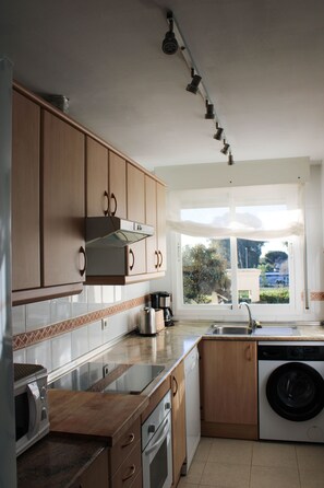 Apartament, 2 dormitoris, accessible, terrassa | Cuina privada