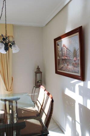 Apartment, 2 Schlafzimmer, barrierefrei, Terrasse | Speisen