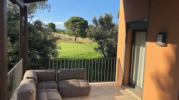 Casa, 2 dormitoris, balcó, vistes al jardí | Terrassa o pati