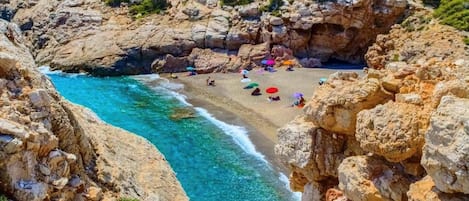 House, 2 Bedrooms, Balcony, Garden View | Beach