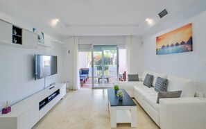 Apartamento, 2 habitaciones, accesible para personas con discapacidad, patio | Zona de estar