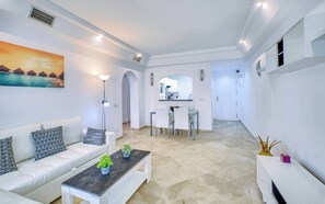 Apartamento, 2 habitaciones, accesible para personas con discapacidad, patio | Zona de estar