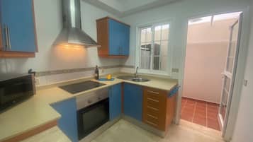 Apartment, 2 Bedrooms, Smoking, Balcony | Interior