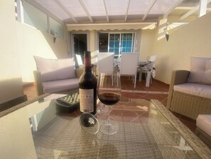 Apartamento, 2 quartos, para fumantes, sacada | Terraço/pátio