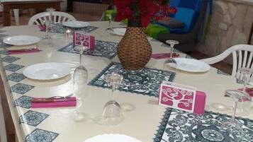 House, 3 Bedrooms, Smoking, Private Pool | Dining