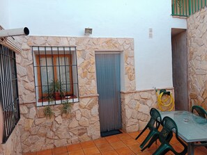 Maison, 3 chambres, fumeur, piscine privée | Restauration en plein air