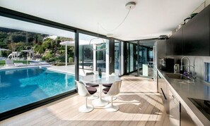 Villa - 6 sovrum - tillgänglighetsanpassat - privat pool | Eget kök